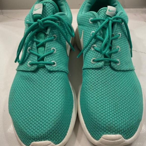roshe run mint green